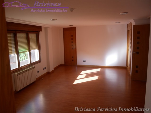 Venta Local en Plaza Sta Casilda 1, Briviesca Servicios Inmobiliarios _2