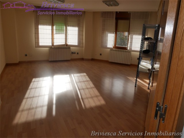 Venta Local en Plaza Sta Casilda 1, Briviesca Servicios Inmobiliarios _3